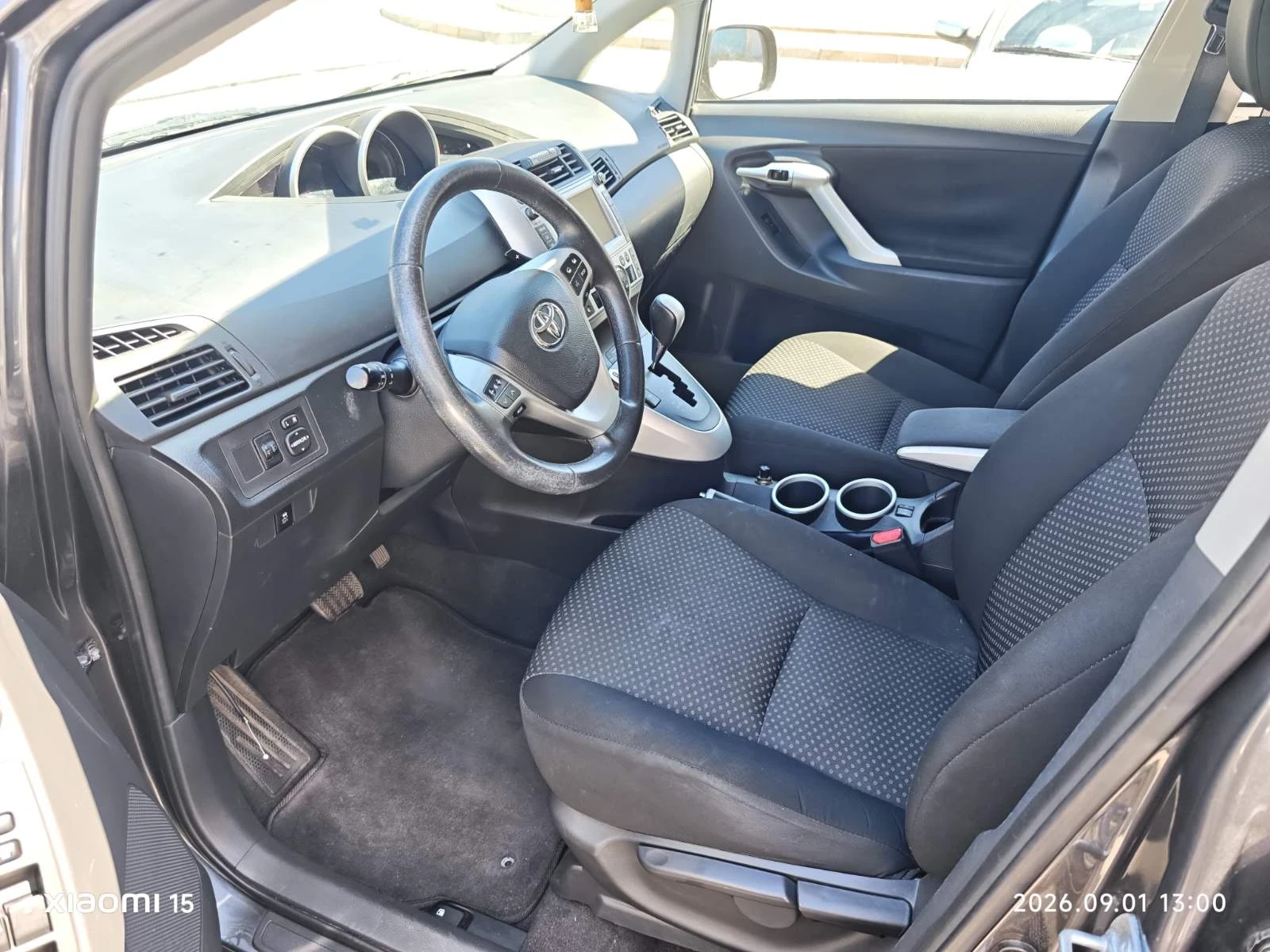 Toyota Verso 2.2 D-4D, снимка 5 - Автомобили и джипове - 55924989