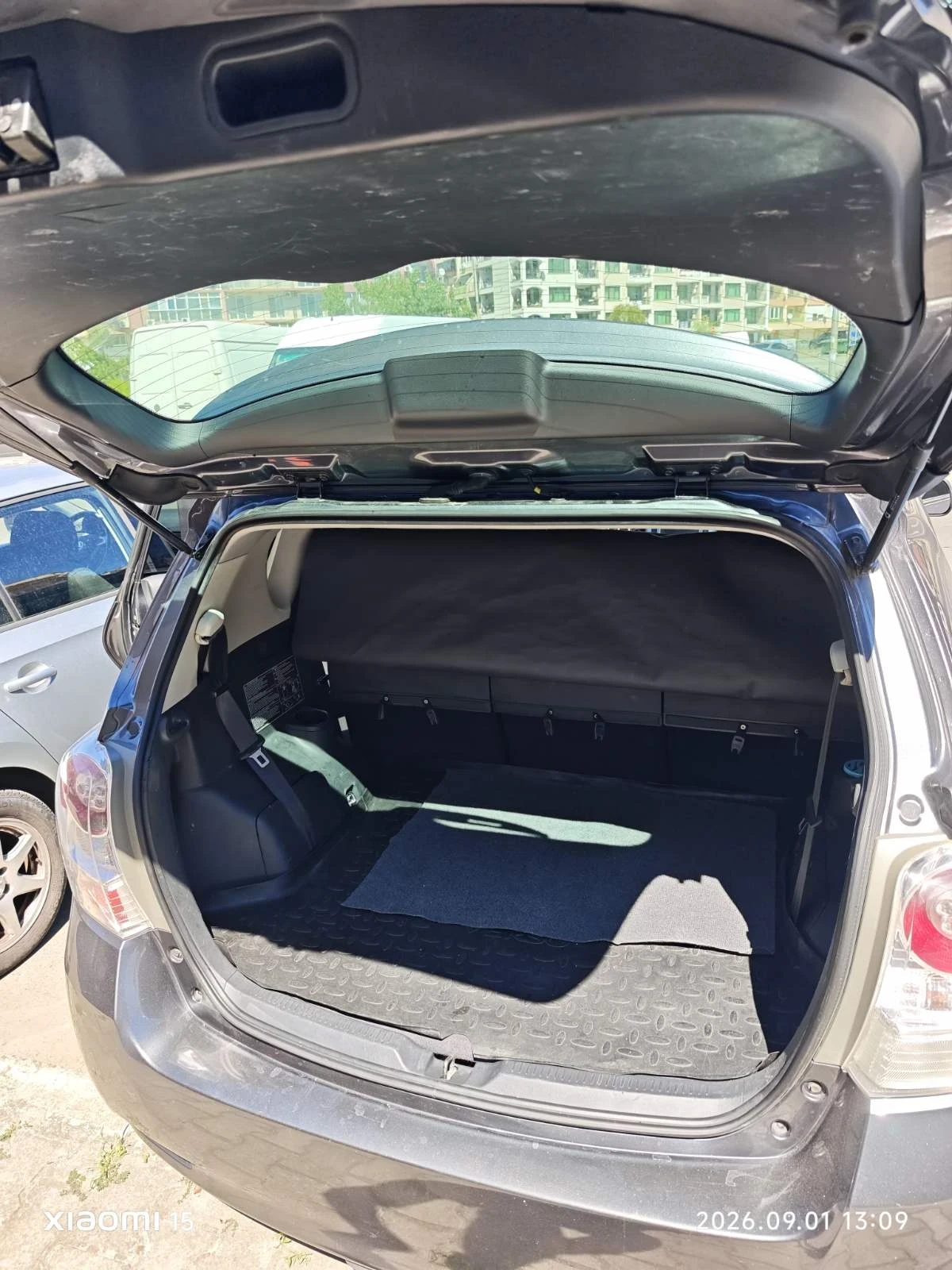 Toyota Verso 2.2 D-4D, снимка 8 - Автомобили и джипове - 55924989