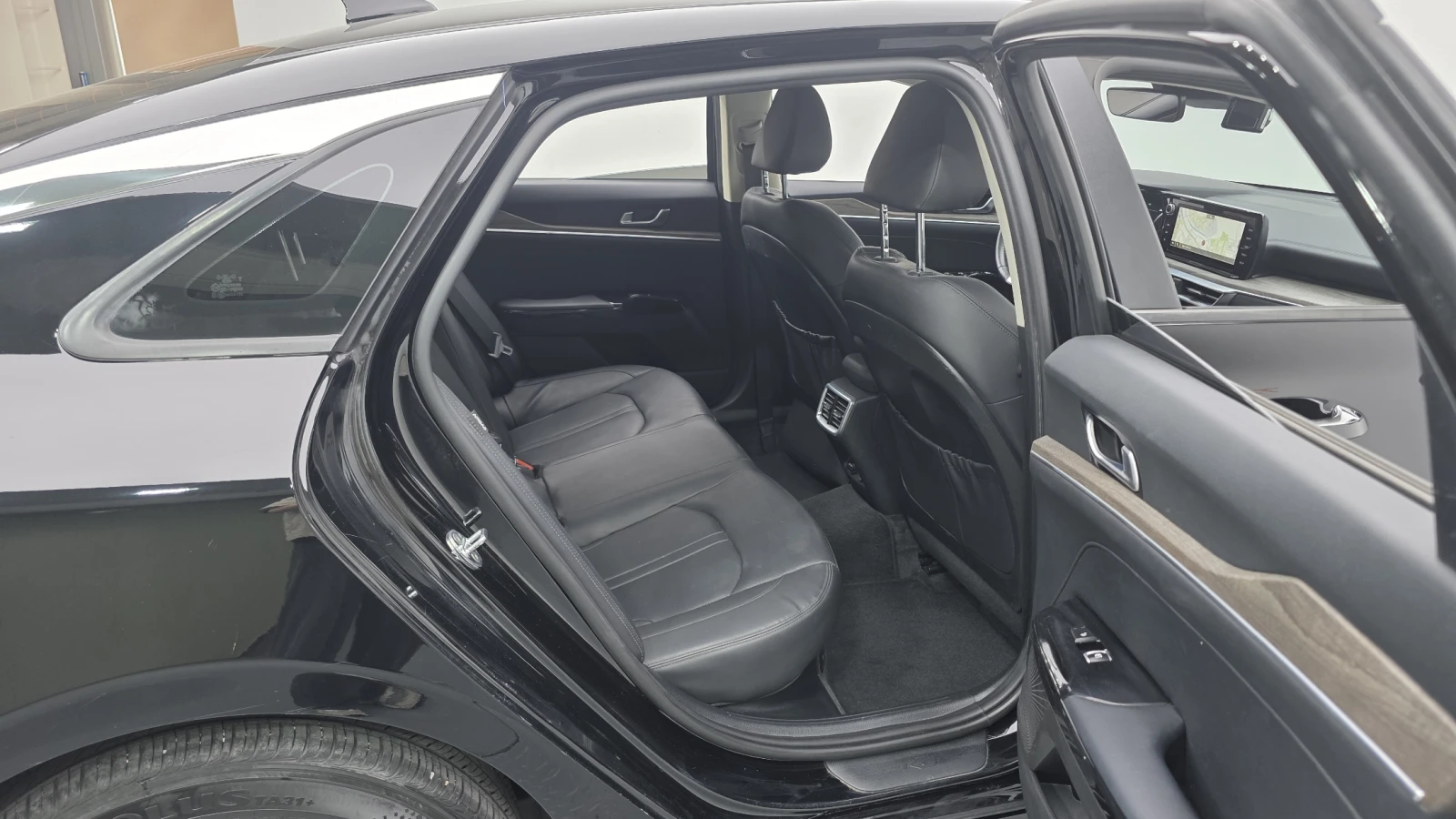 Kia K5 Noblesse* 360* BLIND SPOT* ПОДГРЕВ ВОЛАН* КРАЙНА Ц, снимка 11 - Автомобили и джипове - 56025038