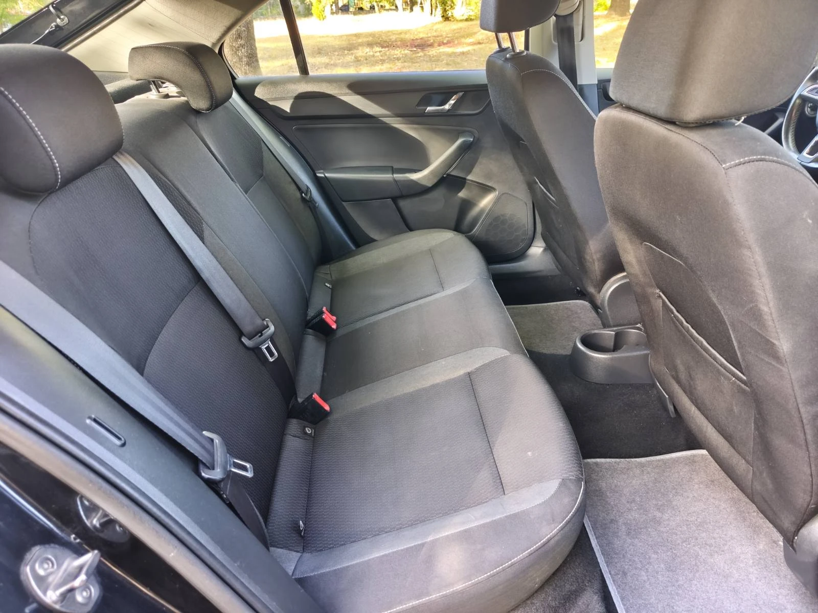 Skoda Rapid 2015 �. 1.6 TDI 105 �.�. / ������ / NAVI / ������ | Mobile.bg � ����������� 16