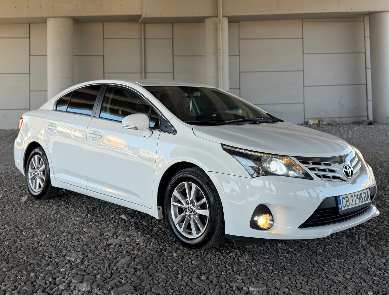 Toyota Avensis 2.0D4D 126кс 6ск Facelift, снимка 2 - Автомобили и джипове - 56338543
