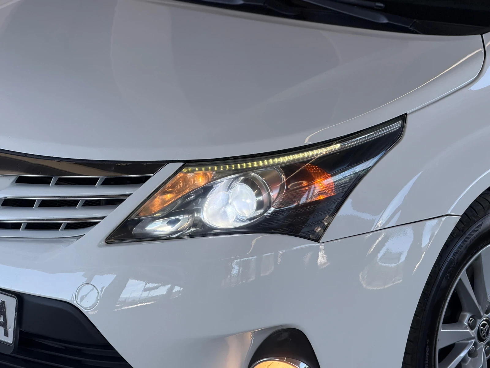 Toyota Avensis 2.0D4D 126кс 6ск Facelift, снимка 9 - Автомобили и джипове - 56338543
