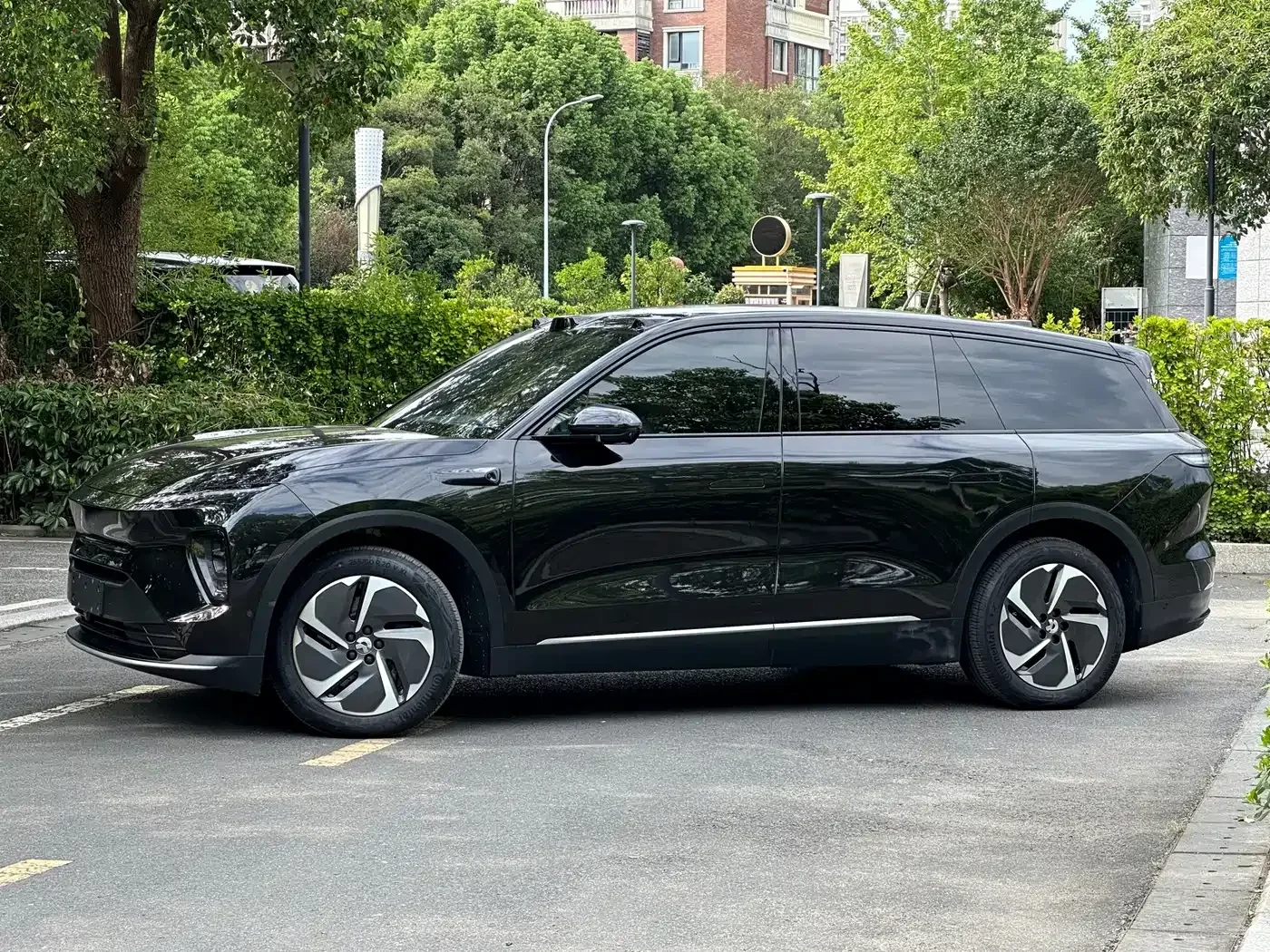 NIO EL8 75 kWh AWD, снимка 2 - Автомобили и джипове - 56403953