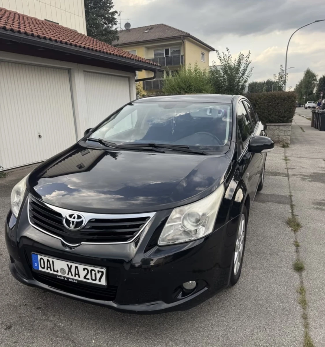 Toyota Avensis 2.2 d-cat 177 к с
