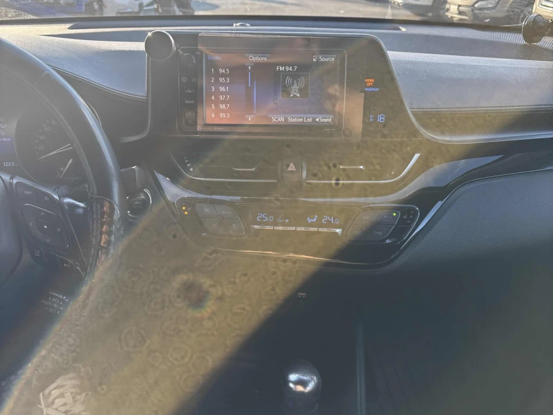 Toyota C-HR CARFAX* АВТОФИНАНСИРАНЕ БЕЗ ПЪРВОНАЧАЛНА ВНОСКА, снимка 8 - Автомобили и джипове - 52633700