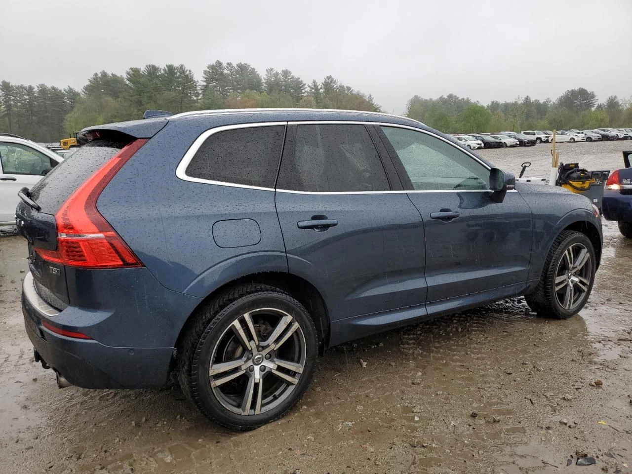 Volvo XC60 T5 MOMENTUM* ПЕРФЕКТНА - изображение 6