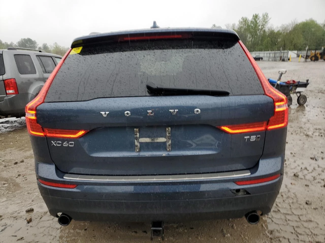 Volvo XC60 T5 MOMENTUM* ПЕРФЕКТНА - изображение 5