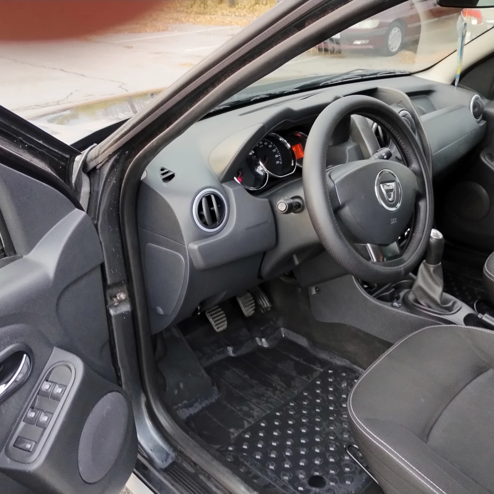 Dacia Duster 1.6 105 к.с. - изображение 9