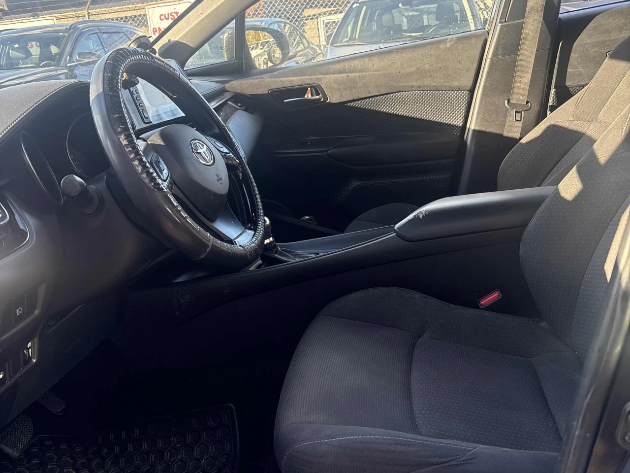 Toyota C-HR CARFAX* АВТОФИНАНСИРАНЕ БЕЗ ПЪРВОНАЧАЛНА ВНОСКА - изображение 9