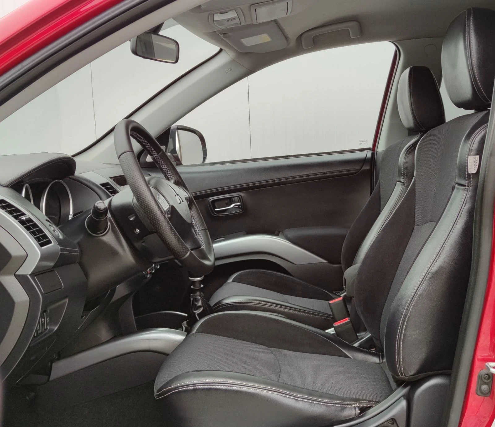 Mitsubishi Outlander * 4WD* 6+ 1* KEYLESS GO*  - изображение 9