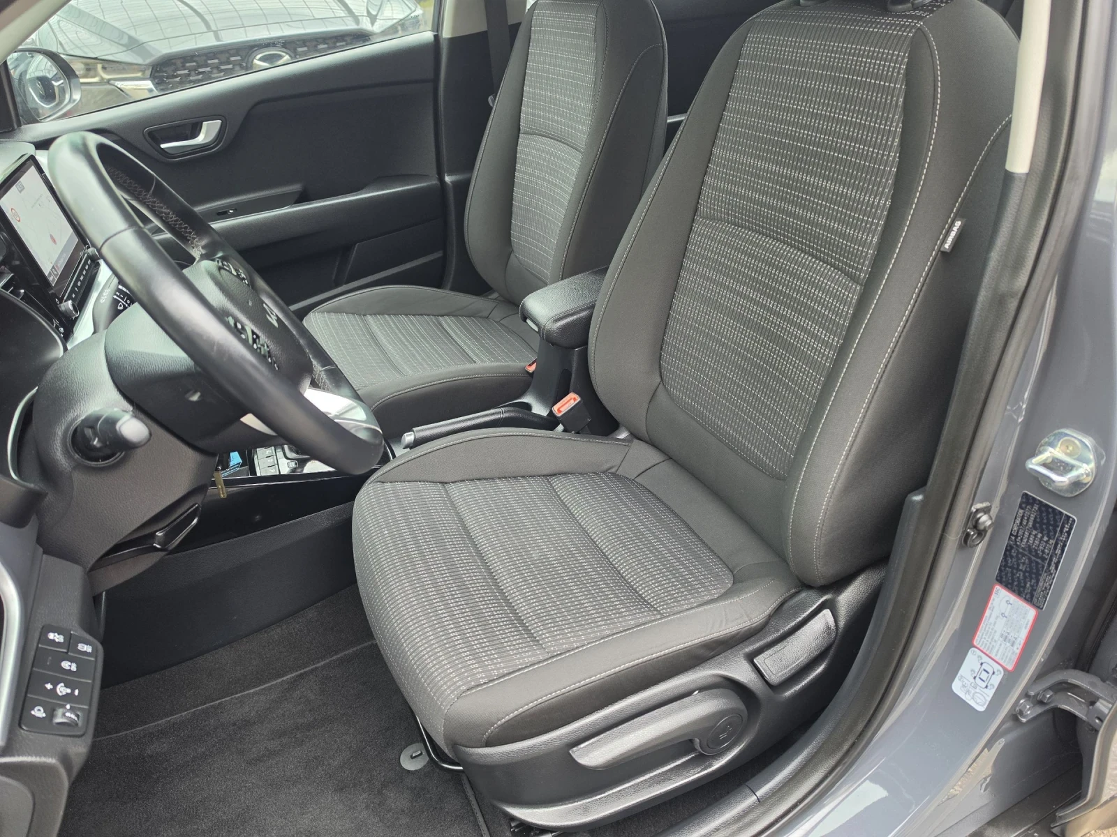 Kia Stonic VISION* 1.0 Turbo* АВТОМАТИК* ГЕРМАНИЯ, снимка 13 - Автомобили и джипове - 53962865