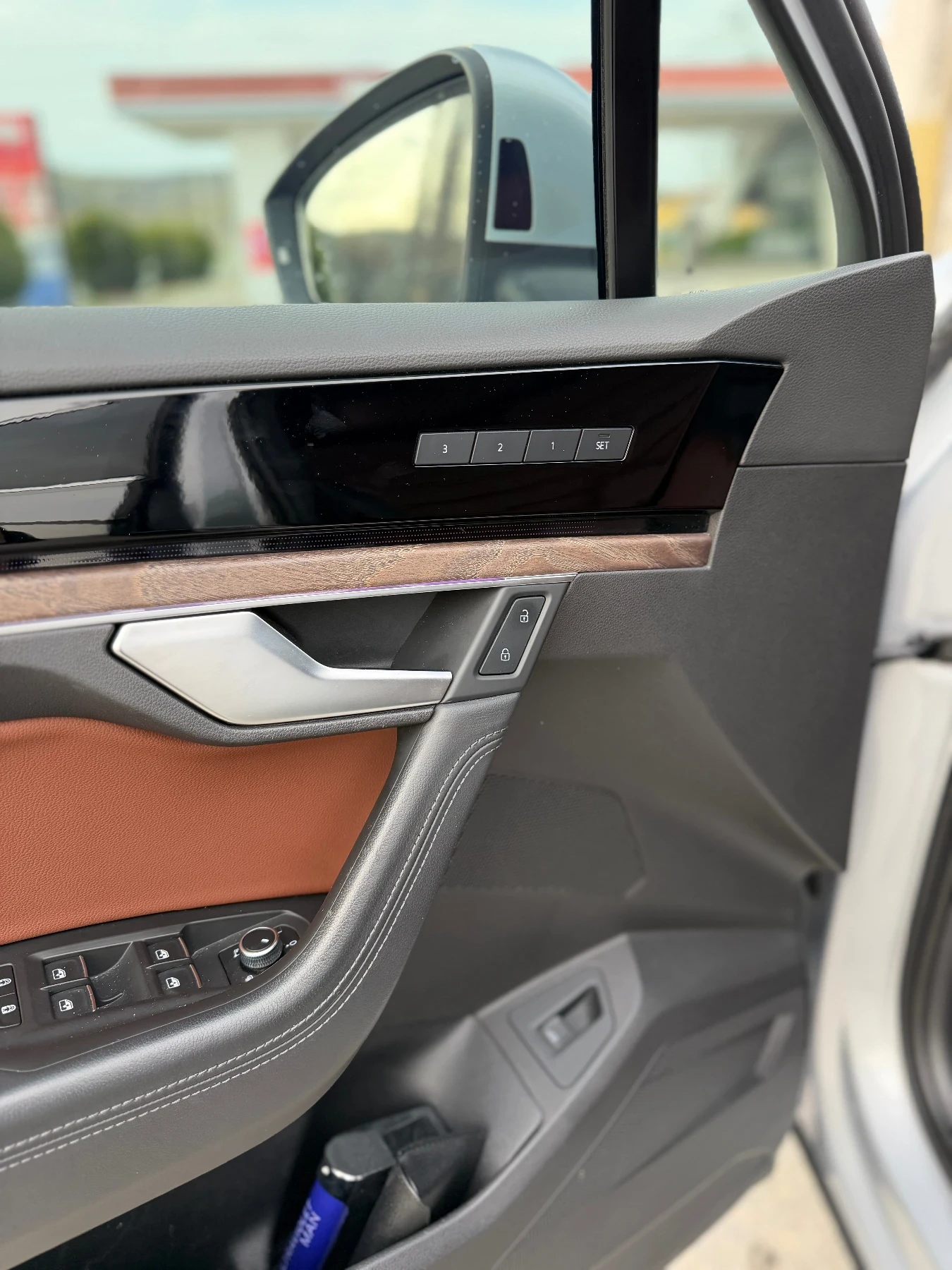 VW Touareg, снимка 8 - Автомобили и джипове - 54174528