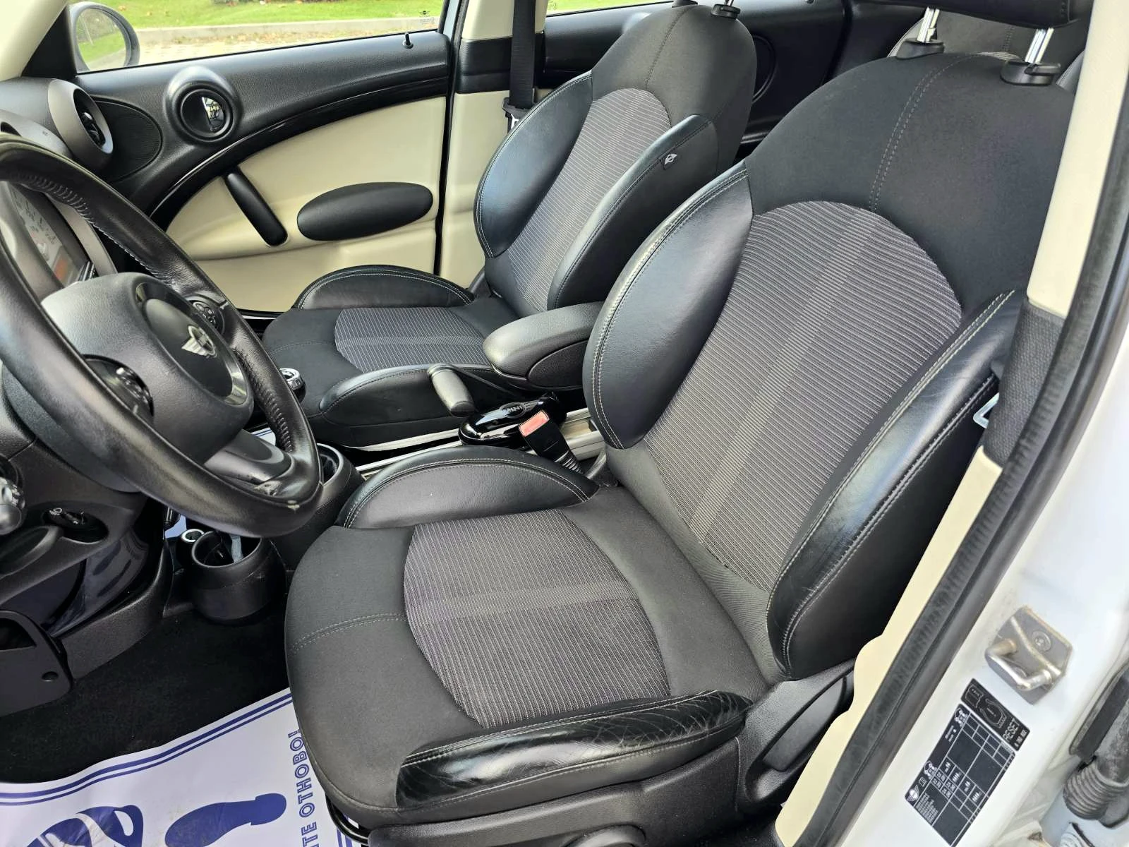 Mini Countryman 1.6D/КОЖА/ПАНОРАМА, снимка 9 - Автомобили и джипове - 54775049