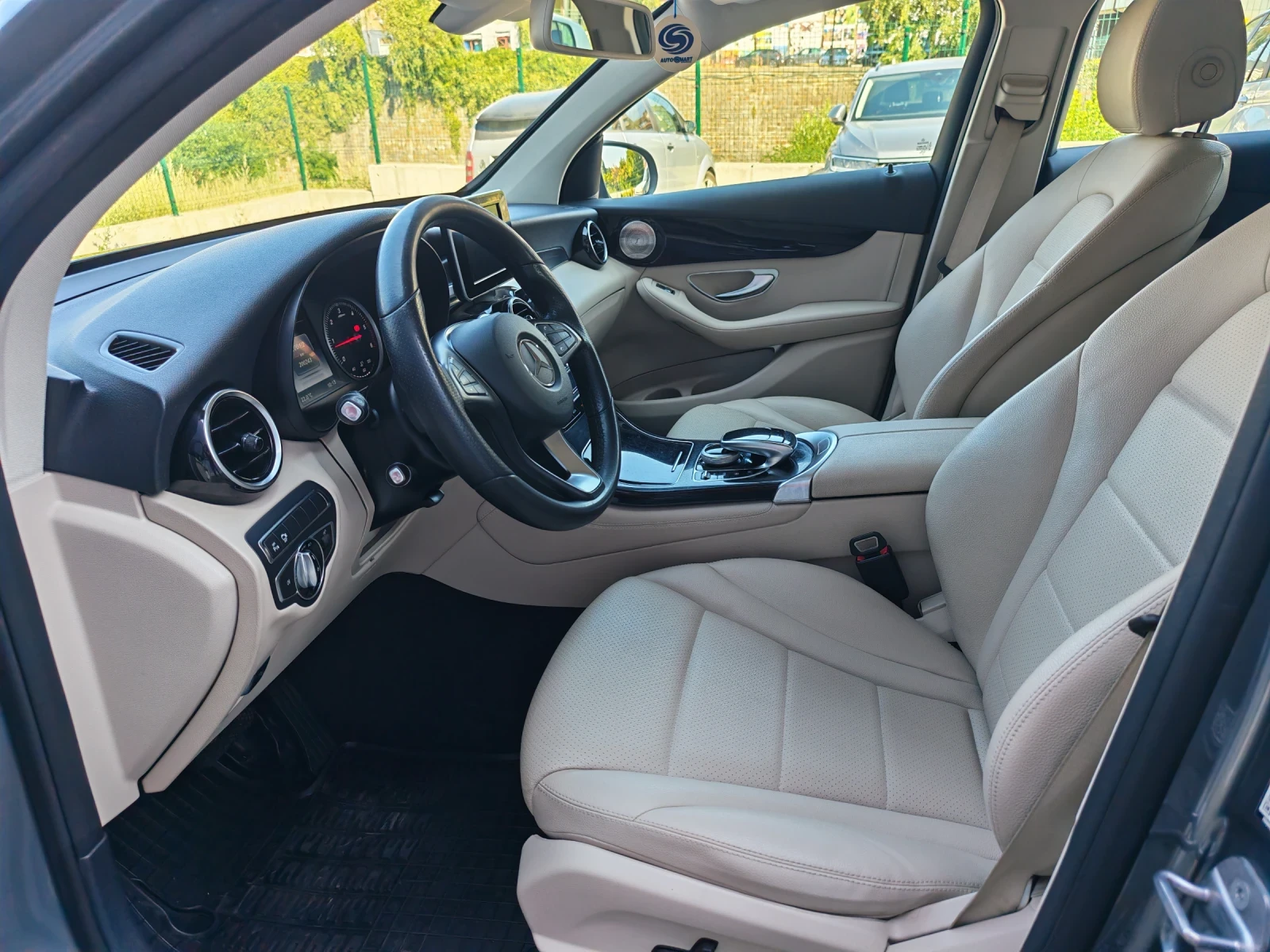 Mercedes-Benz GLC 250 COUPE, AMG, 4MATIC, 9G, AIRMATIC , снимка 9 - Автомобили и джипове - 55515402