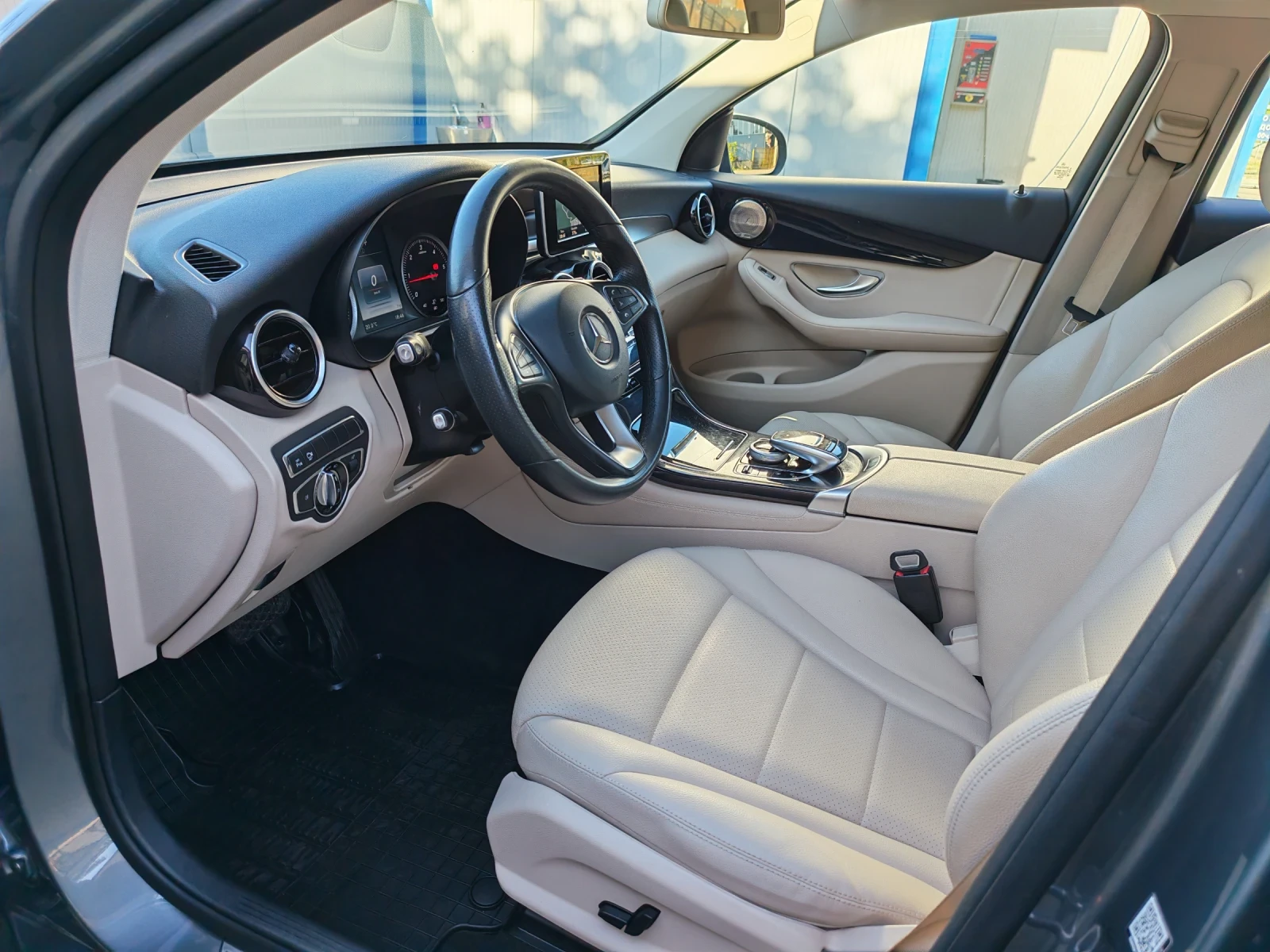 Mercedes-Benz GLC 250 AMG, 4MATIC, 9G, AIRMATIC , снимка 9 - Автомобили и джипове - 55156707