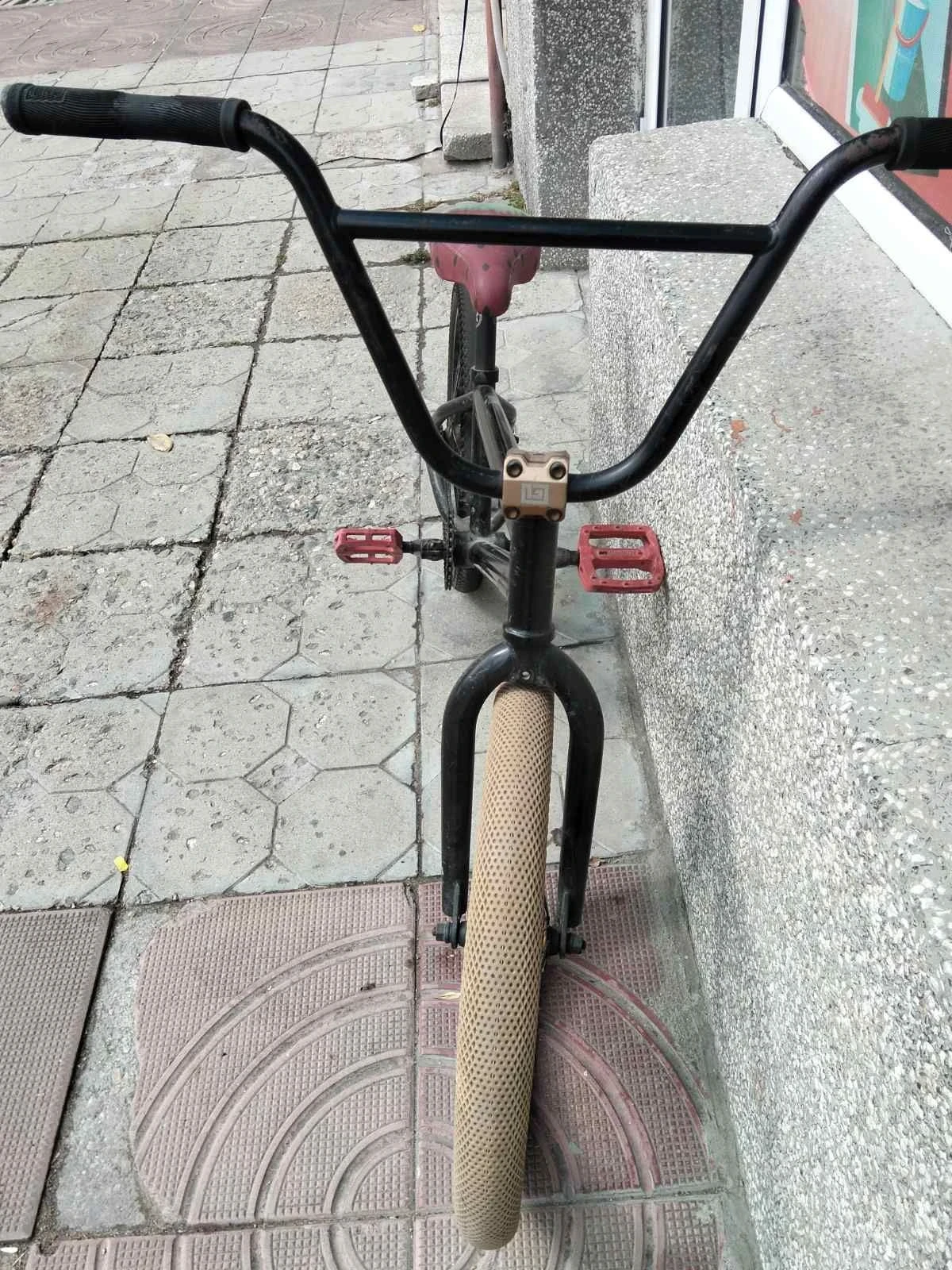 ������� KHE | Mobile.bg � ����������� 4