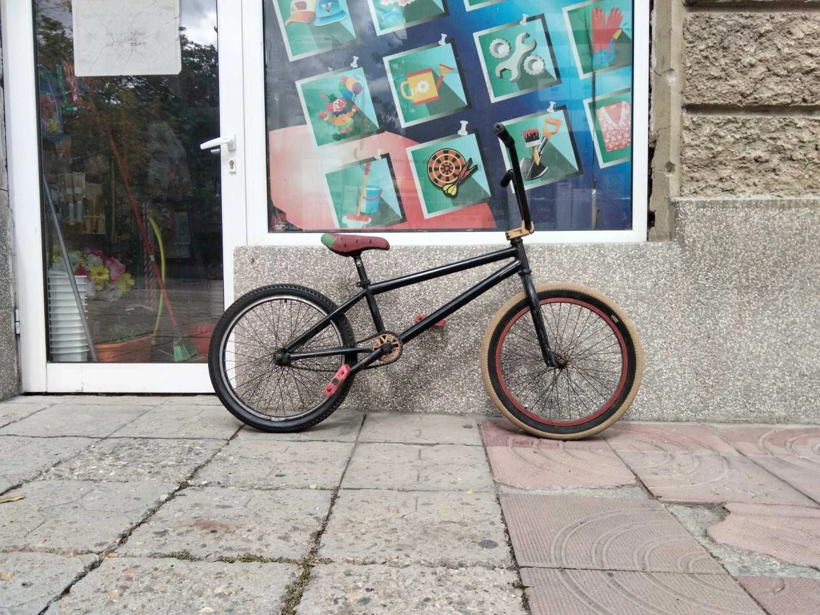 ������� KHE | Mobile.bg � ����������� 2