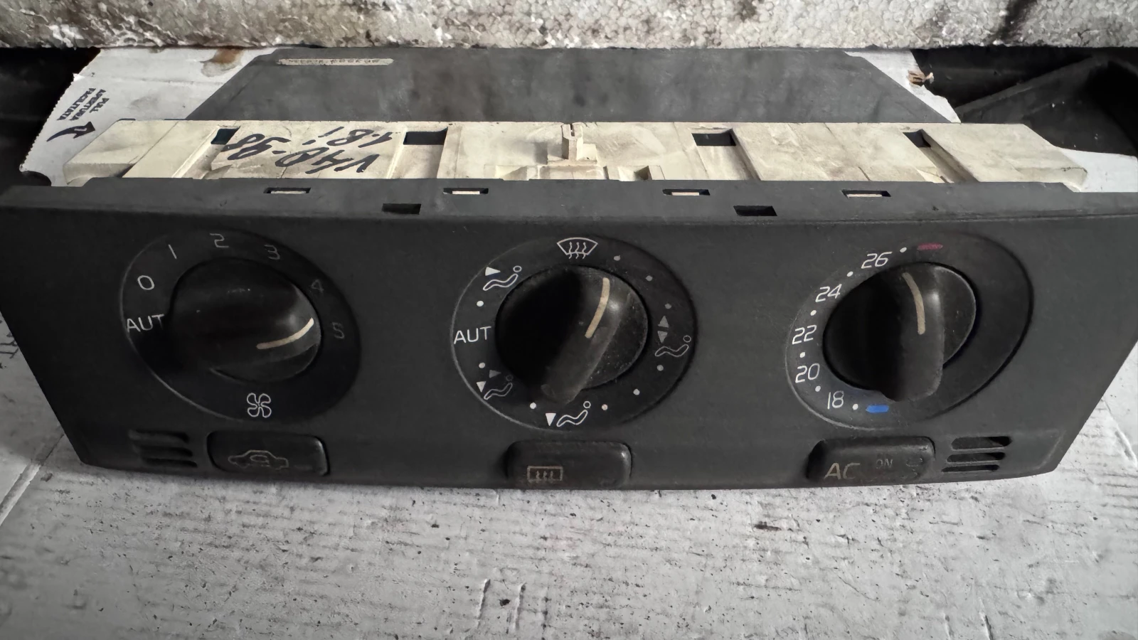   /  /  a Volvo V40 - 863583  / 98W33K | Mobile.bg   1