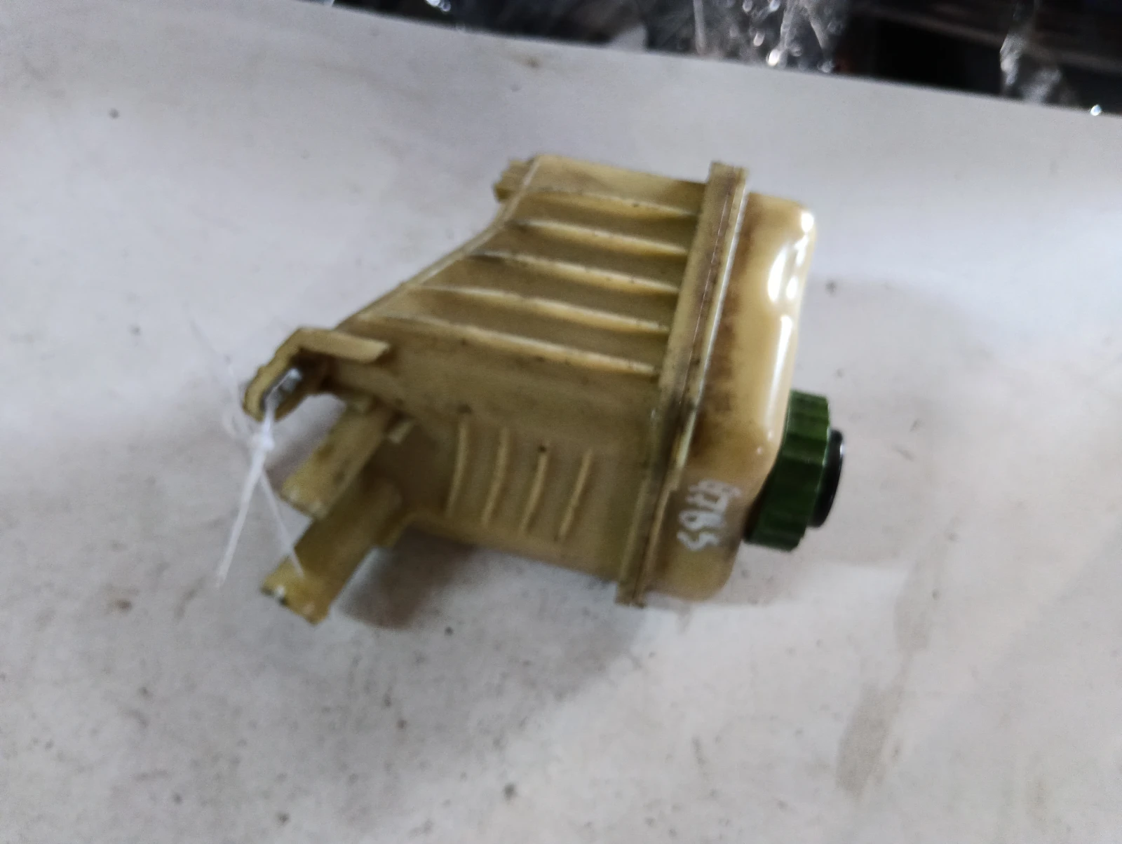казанче хидравлика 7L6422371E Audi Q7
