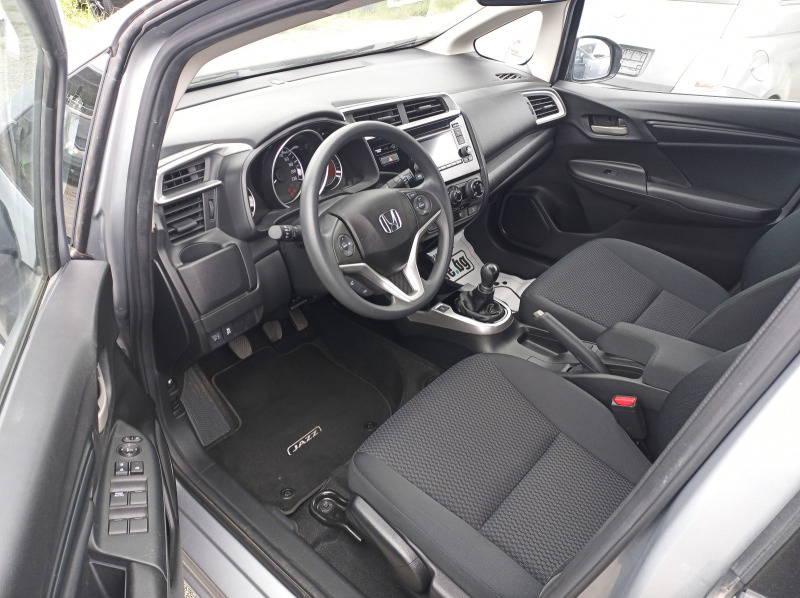 Honda Jazz Facelift   1.3 i-VTEC   TREND   29000km, снимка 9 - Автомобили и джипове - 45146400
