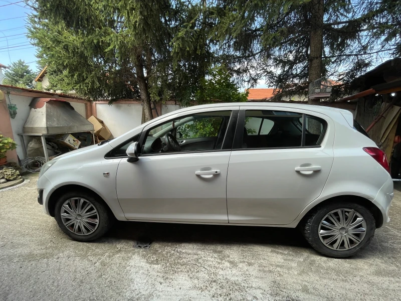 Opel Corsa 1.2 ecotec ГАЗ, снимка 3 - Автомобили и джипове - 46855145