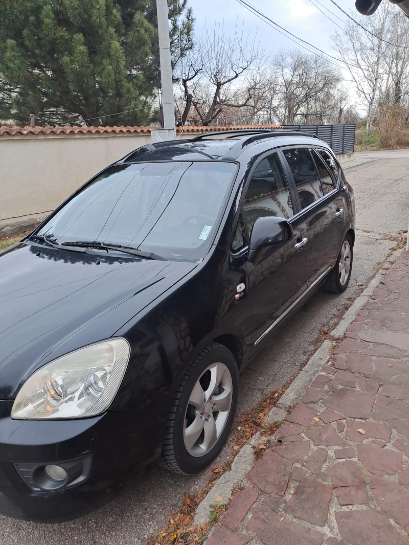 Kia Carens, снимка 2 - Автомобили и джипове - 48092207