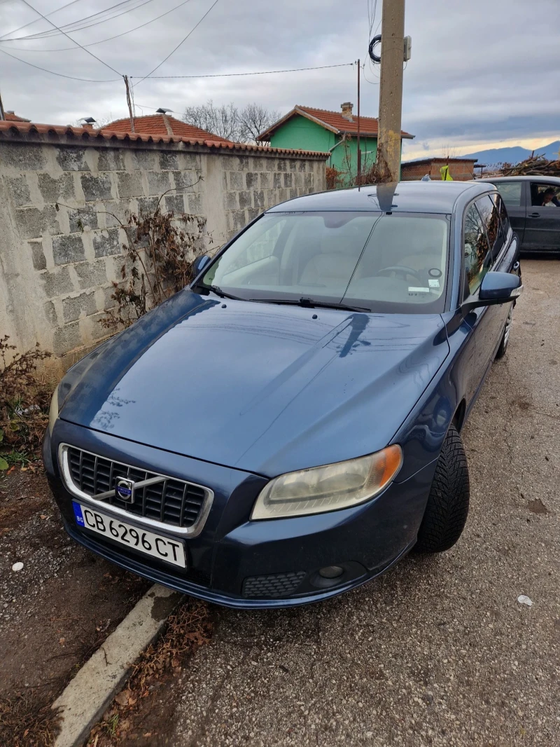 Volvo V70, снимка 1 - Автомобили и джипове - 48681155