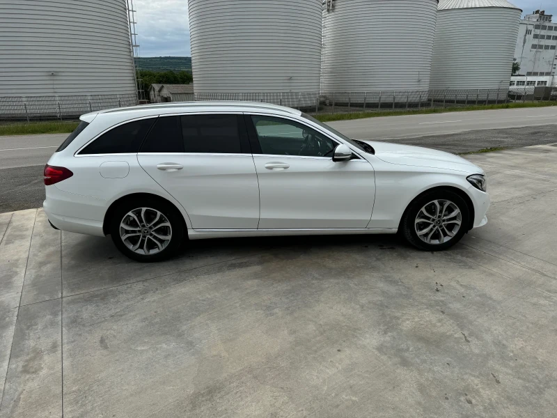 Mercedes-Benz C 220 2.2 D 9 G, снимка 4 - Автомобили и джипове - 49586381