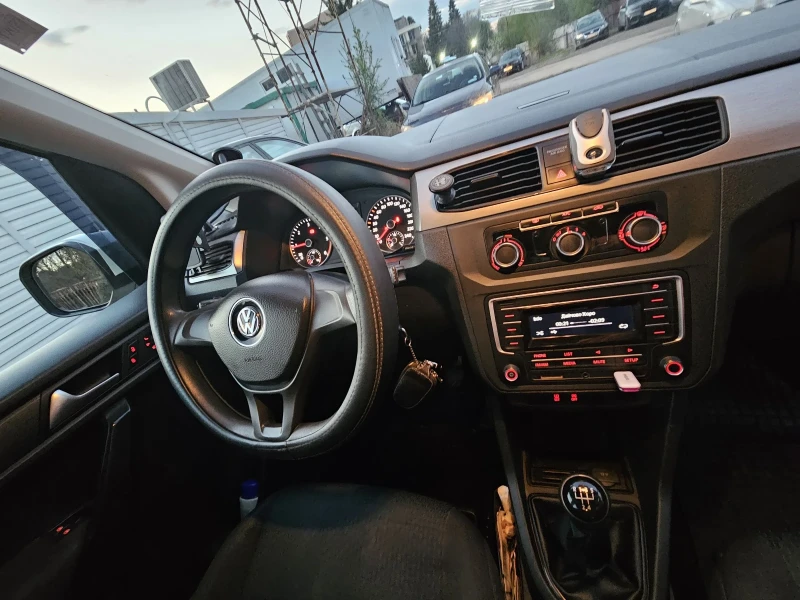 VW Caddy Maxi - дълга база 7 места 133000км., снимка 7 - Автомобили и джипове - 52570220