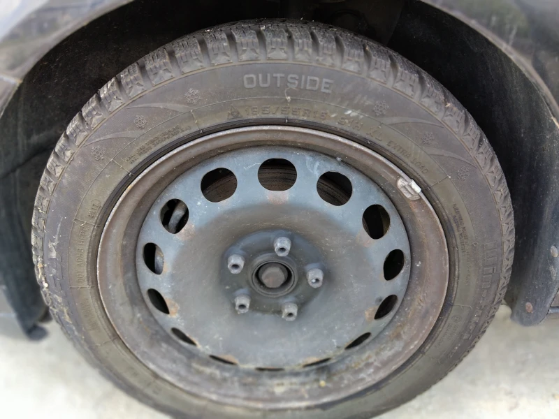 VW Jetta 1, 6i BSE, снимка 8 - Автомобили и джипове - 52474792