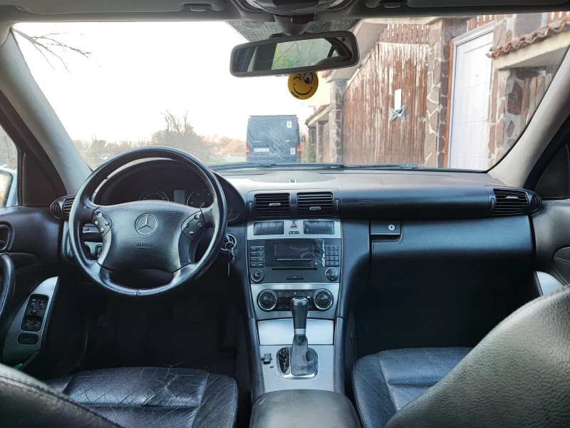Mercedes-Benz C 220, снимка 5 - Автомобили и джипове - 52825300