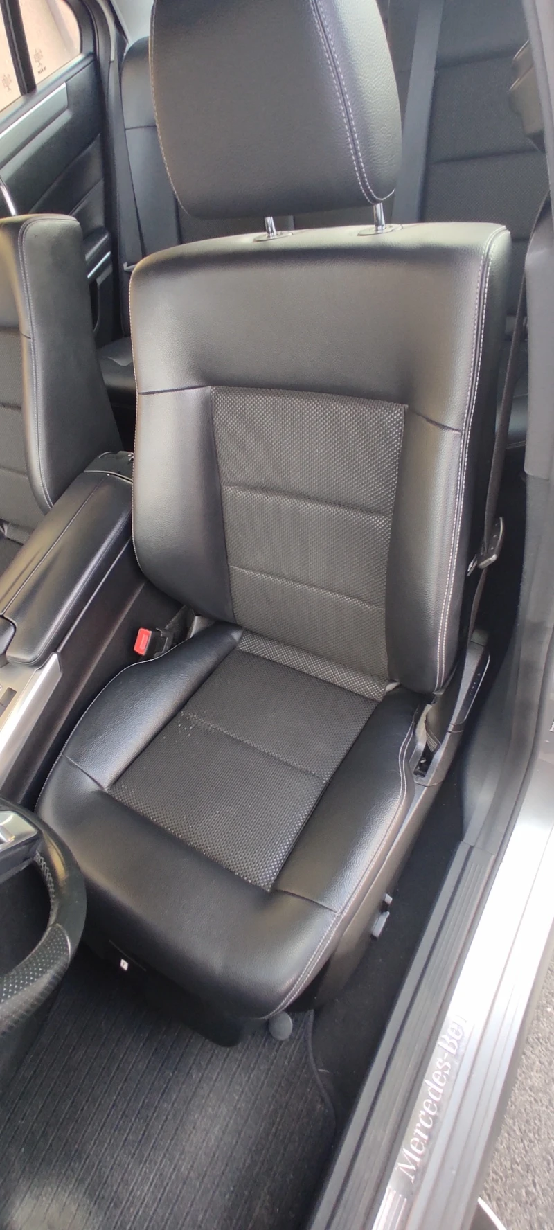 Mercedes-Benz E 250  CDI 4Matic Avantgarde, снимка 7 - Автомобили и джипове - 52848193