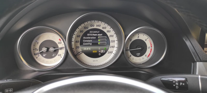 Mercedes-Benz E 250  CDI 4Matic Avantgarde, снимка 10 - Автомобили и джипове - 52848193