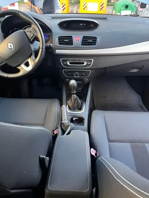 Renault Megane, снимка 6 - Автомобили и джипове - 47499326