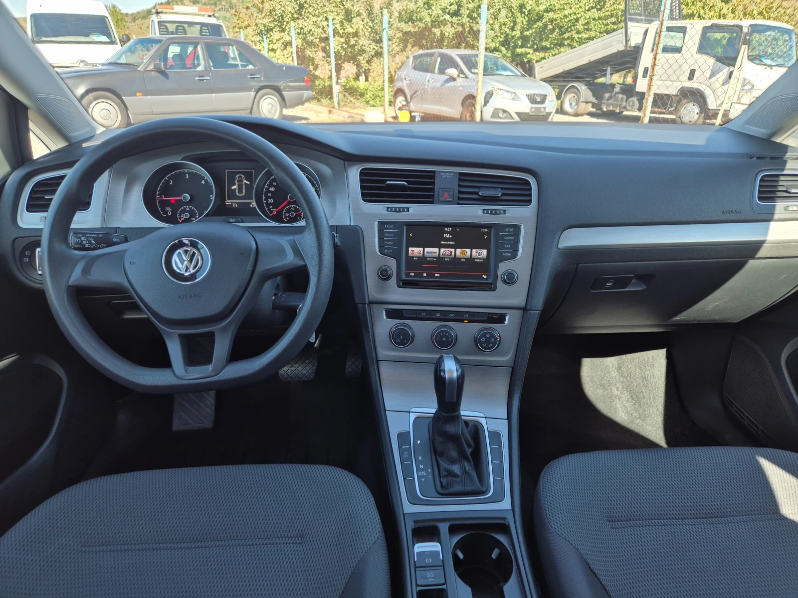 VW Golf 1.6 TDI DSG * 102000км*  | Mobile.bg — изображение 12