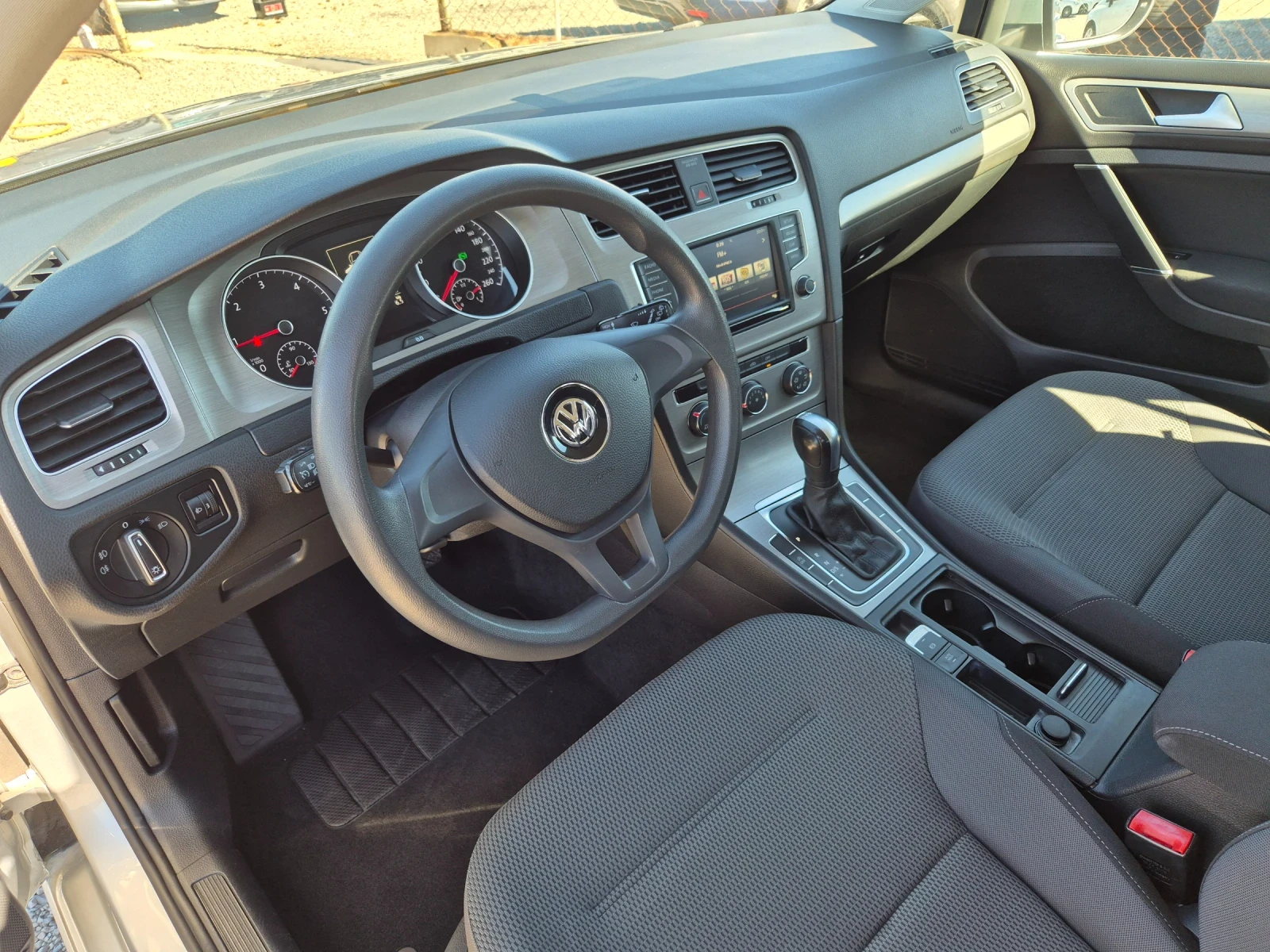 VW Golf 1.6 TDI DSG * 102000км*  | Mobile.bg — изображение 11