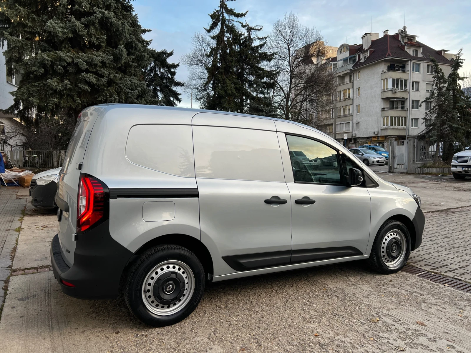 Renault Kangoo E-Tech 50kw ГАРАНЦИЯ - изображение 3