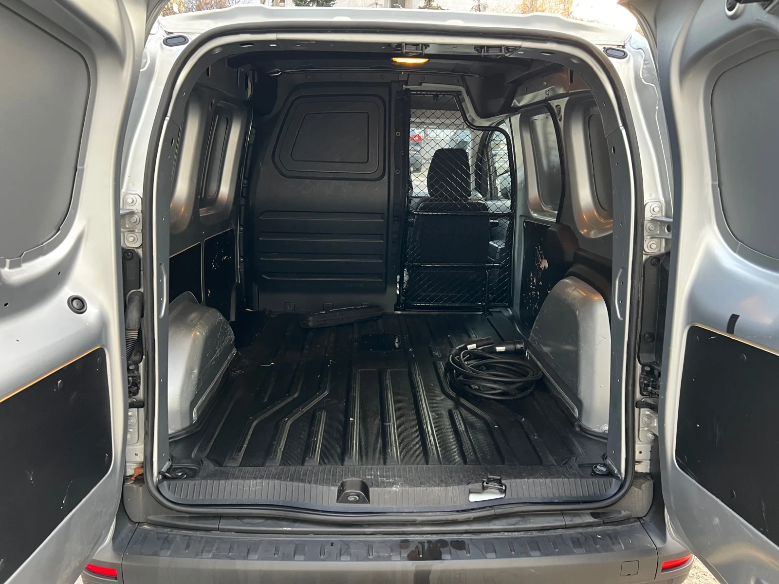 Renault Kangoo E-Tech 50kw ГАРАНЦИЯ - изображение 7