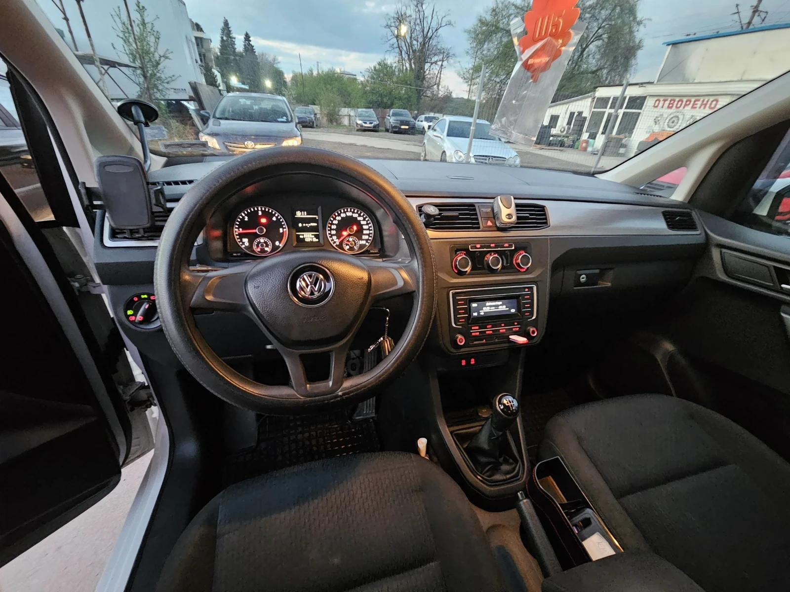 VW Caddy Maxi - дълга база 7 места 133000км. - изображение 9