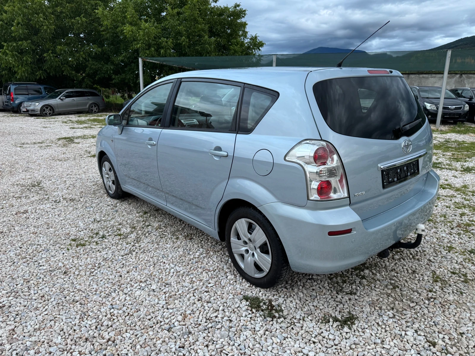 Toyota Corolla verso 2.2  D4D 136 кс 7 места  - изображение 4