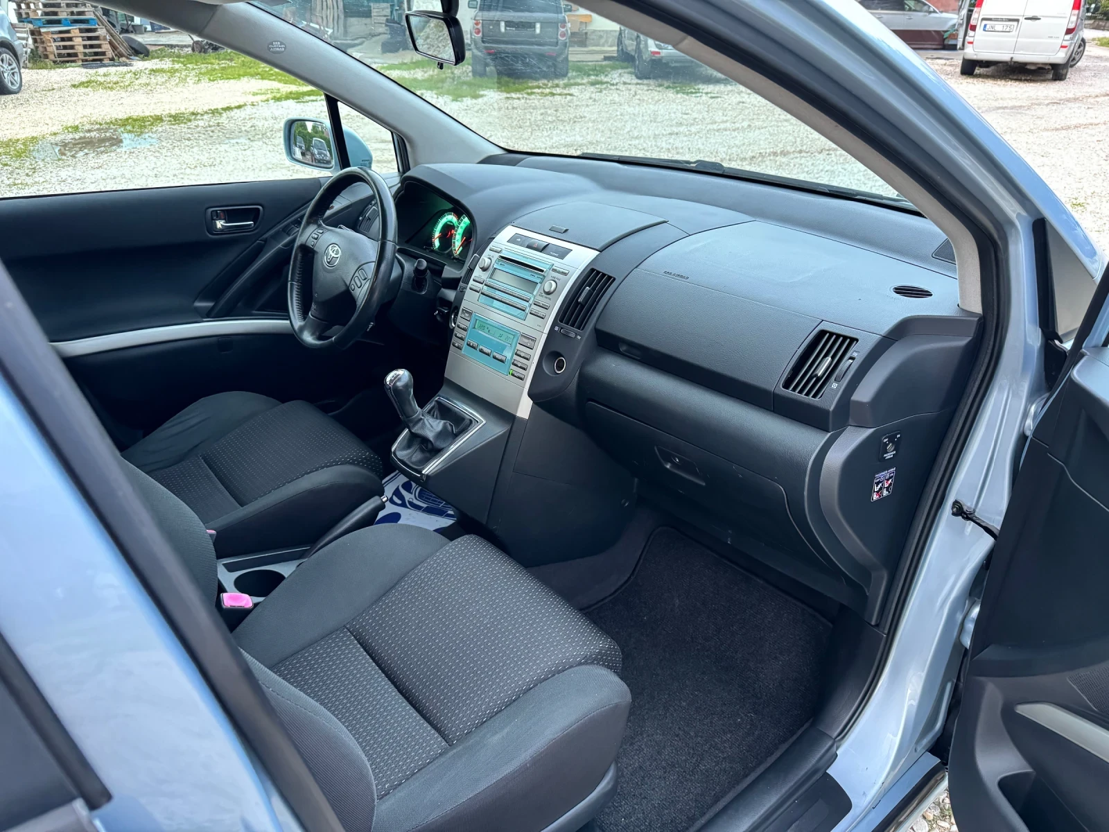 Toyota Corolla verso 2.2  D4D 136 кс 7 места  - изображение 10