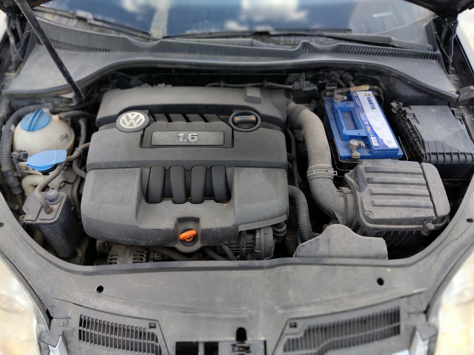 VW Jetta 1, 6i BSE - изображение 9