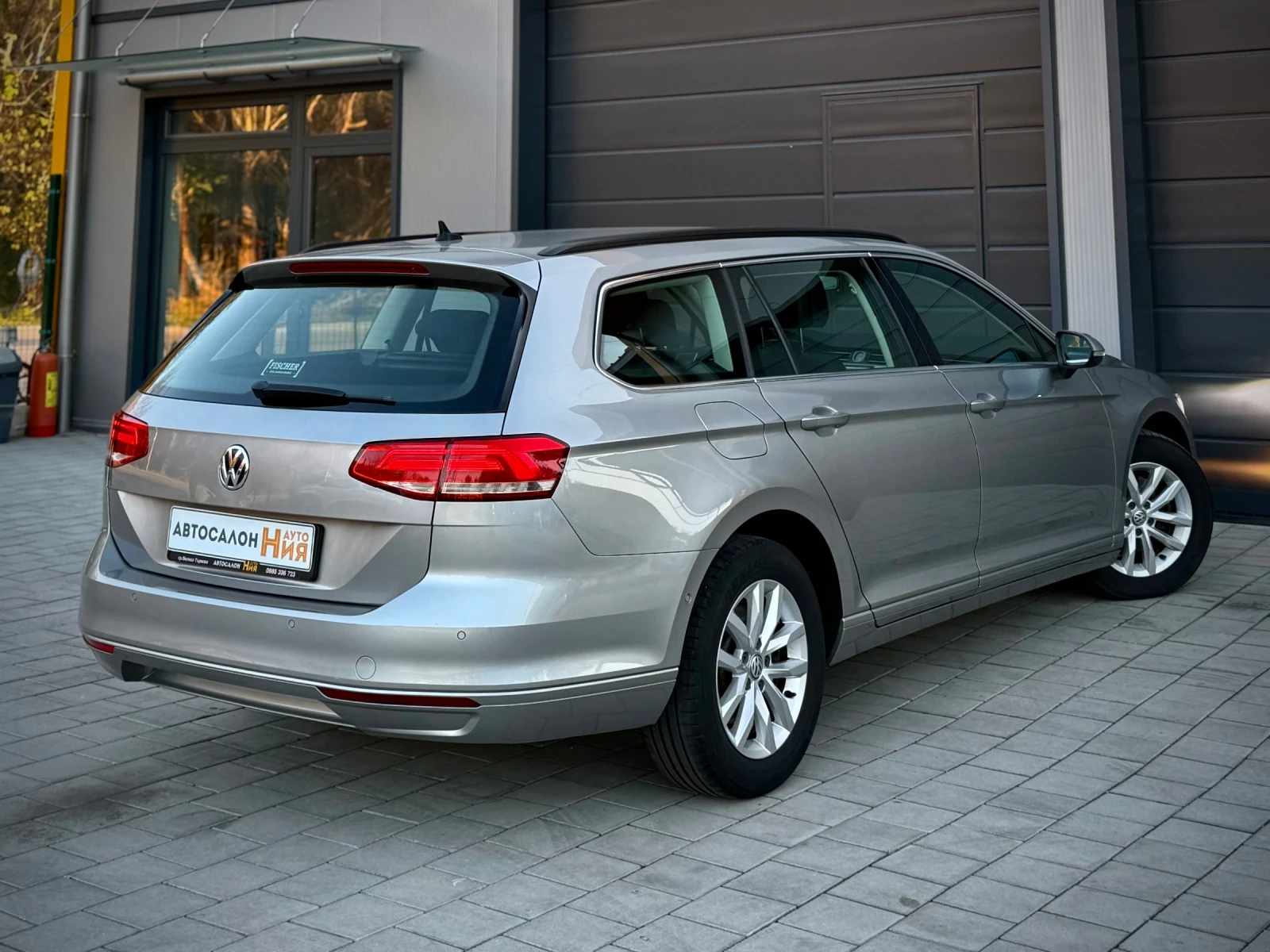 VW Passat 2.0TDI * LED* NAVI* Massage* Distronic*  | Mobile.bg   6