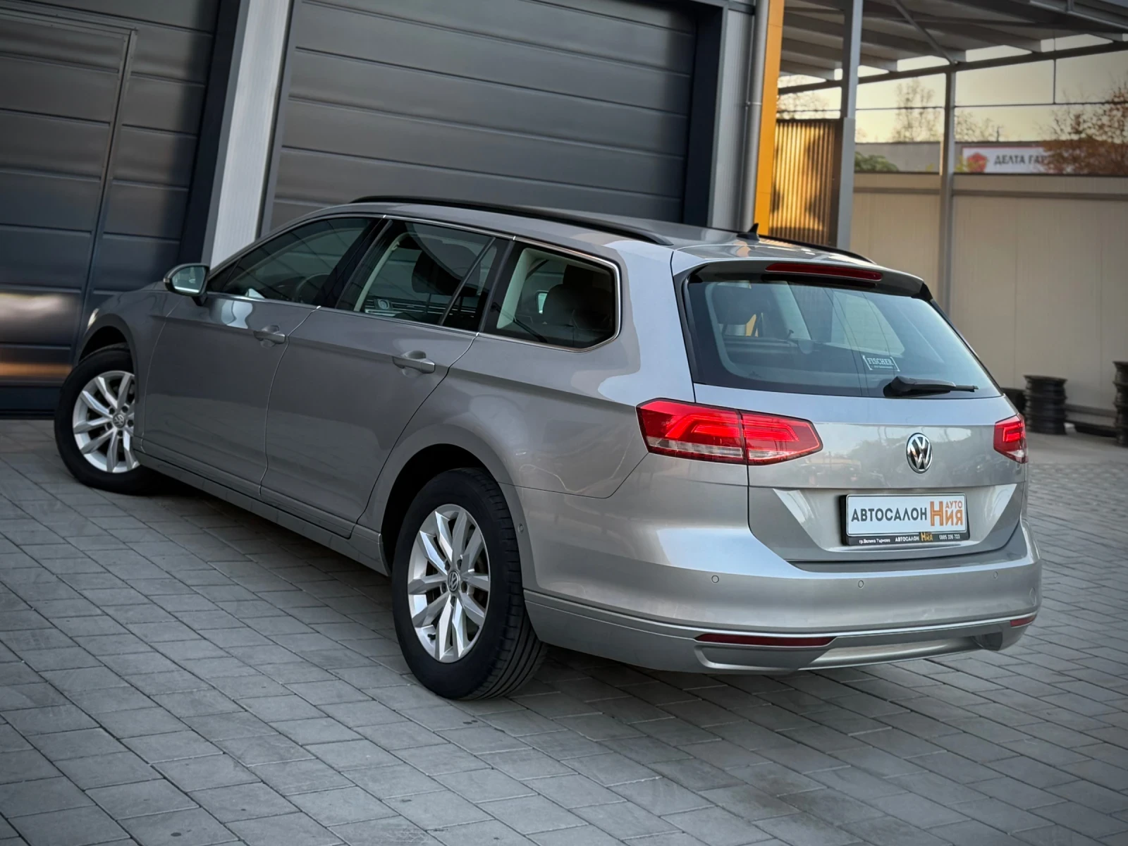 VW Passat 2.0TDI * LED* NAVI* Massage* Distronic*  | Mobile.bg   5