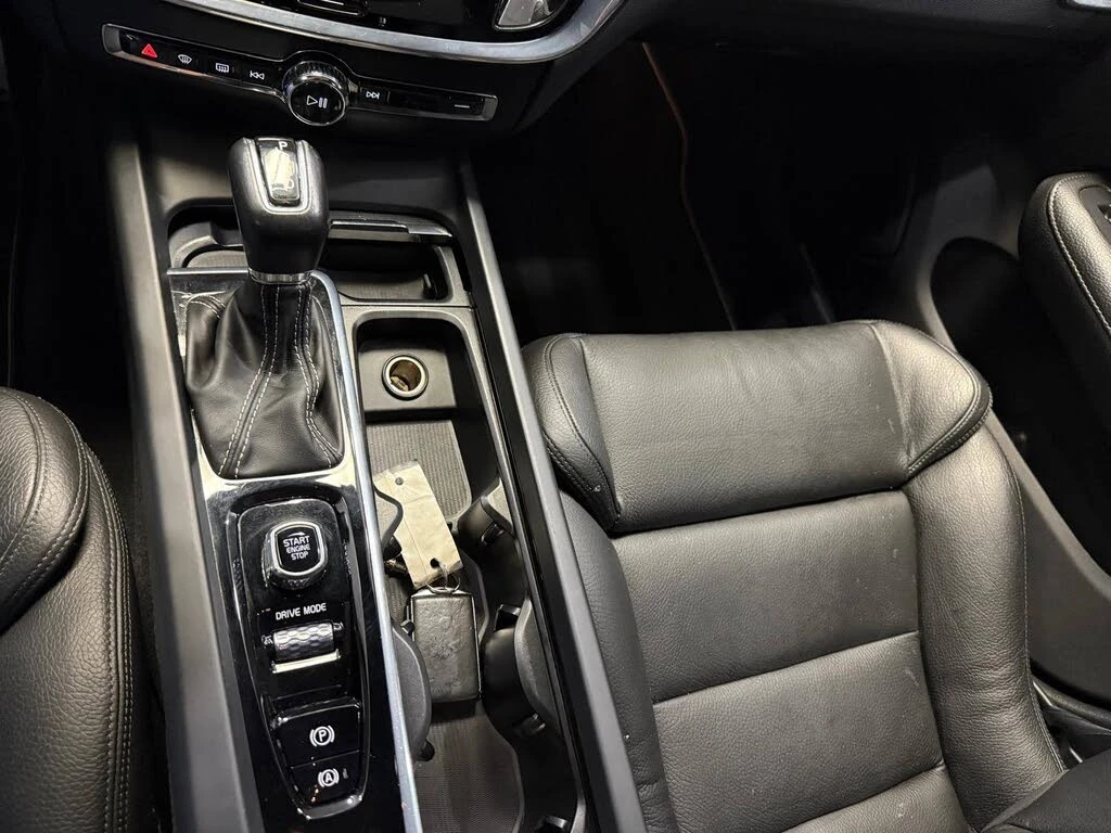 Volvo S60 * АВТО КРЕДИТ* ЦЕНА ДО БГ * СЕРВИЗНА ИСТОРИЯ *  - изображение 10