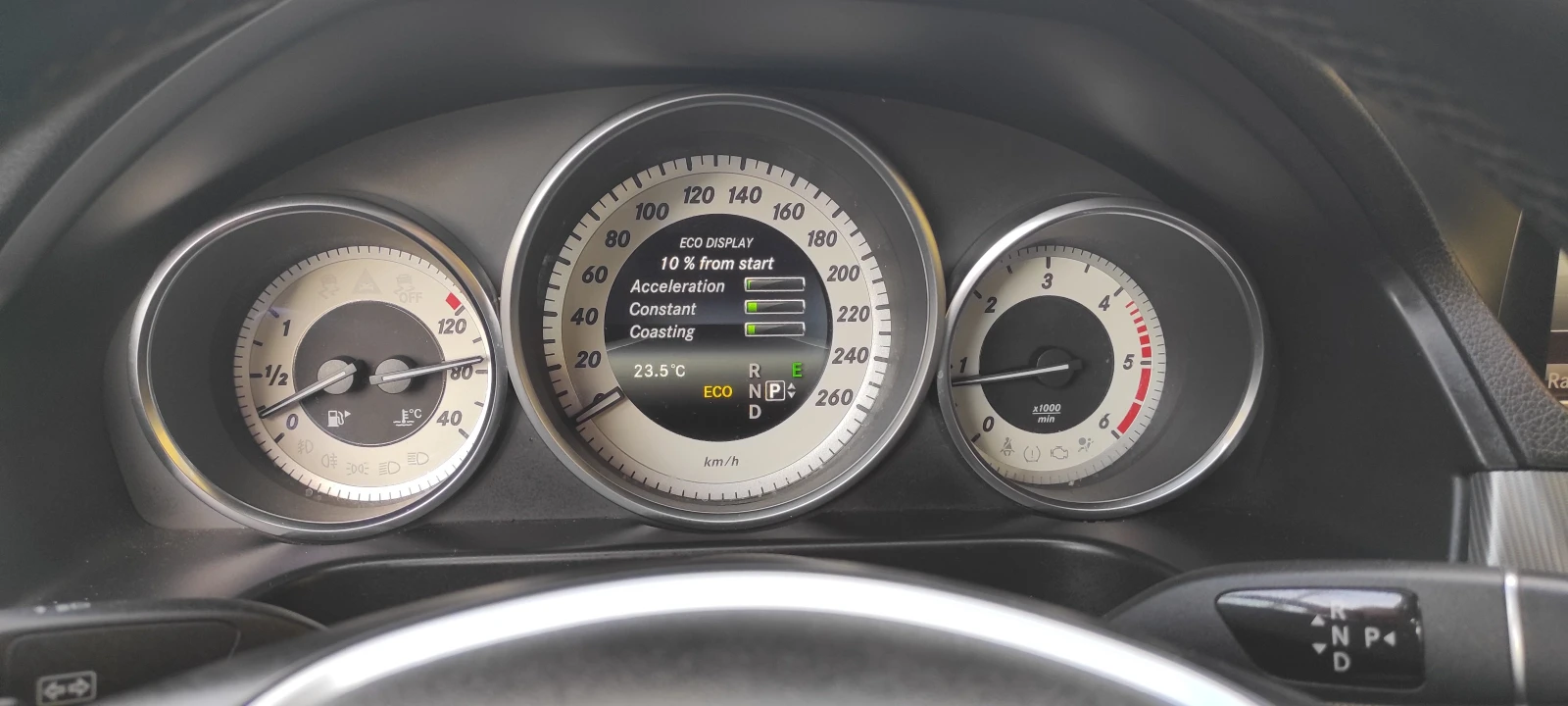 Mercedes-Benz E 250  CDI 4Matic Avantgarde - изображение 10