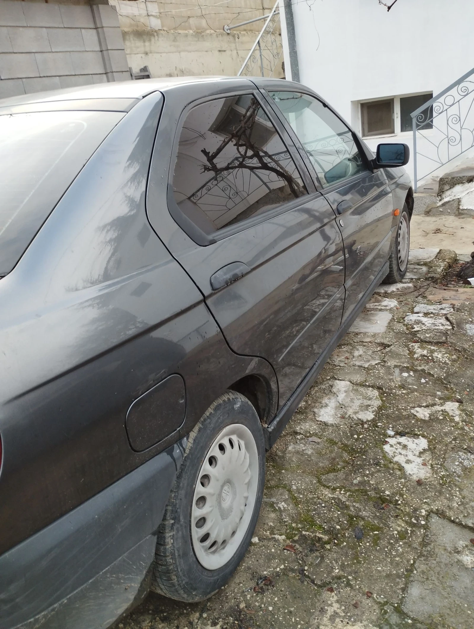 Alfa Romeo 146 1.4туинспарк, снимка 3 - Автомобили и джипове - 54031946