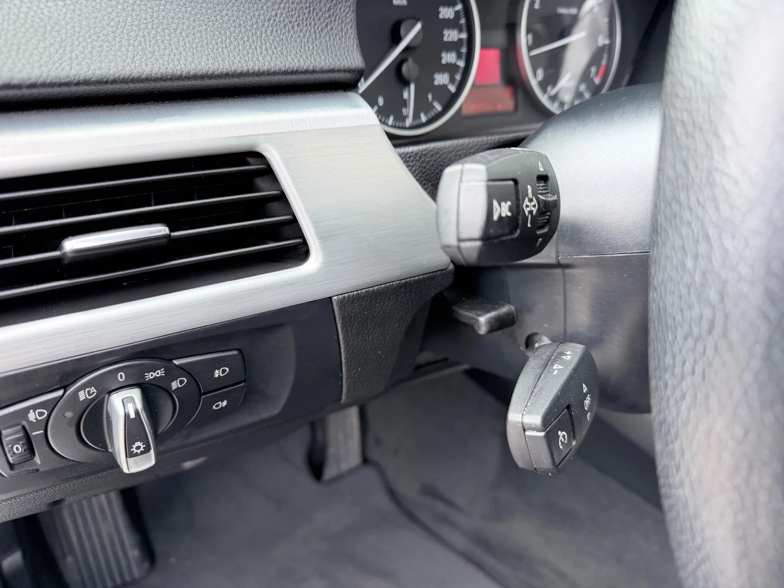 BMW 320, снимка 12 - Автомобили и джипове - 54049204