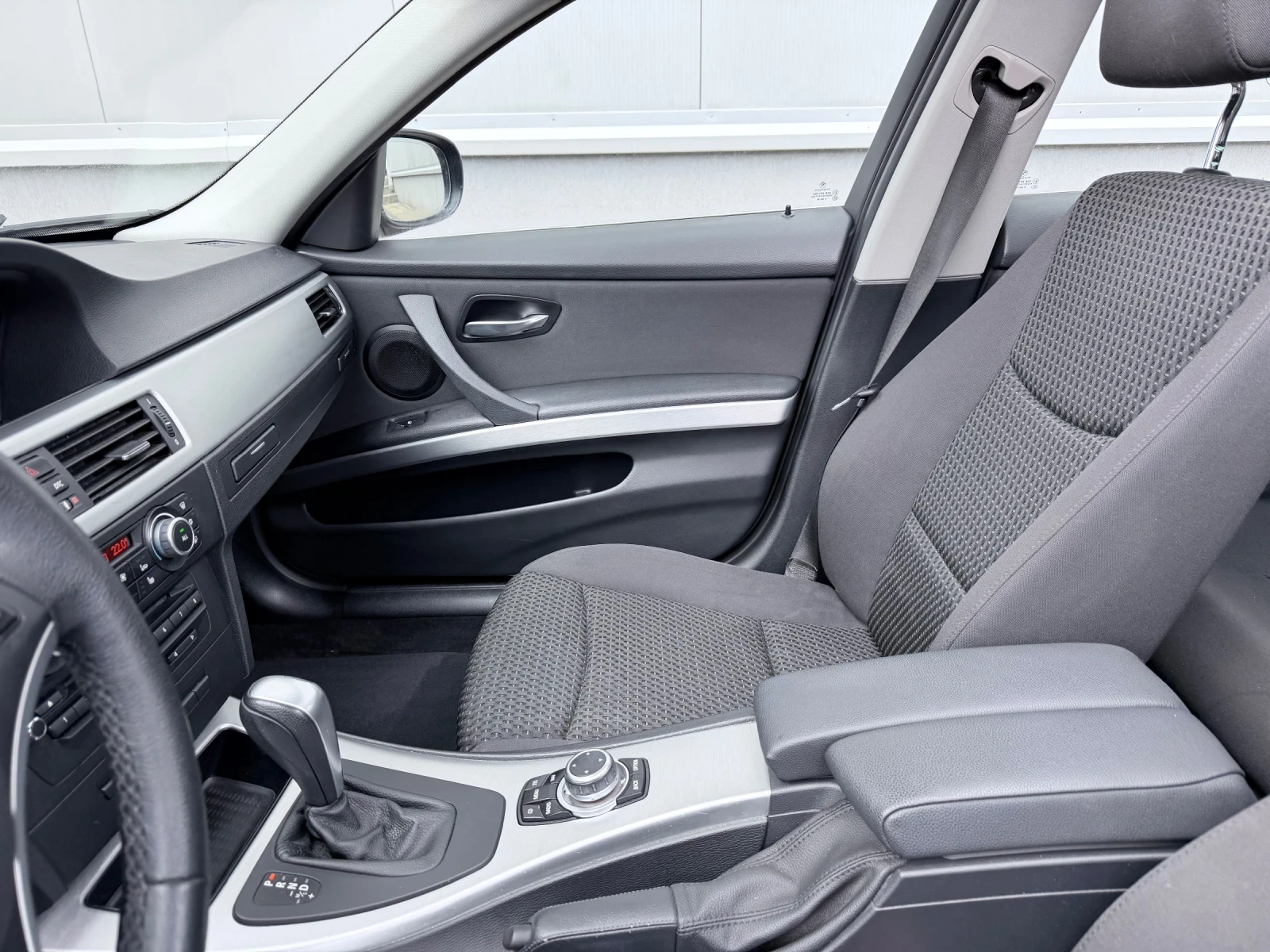 BMW 320, снимка 7 - Автомобили и джипове - 54049204