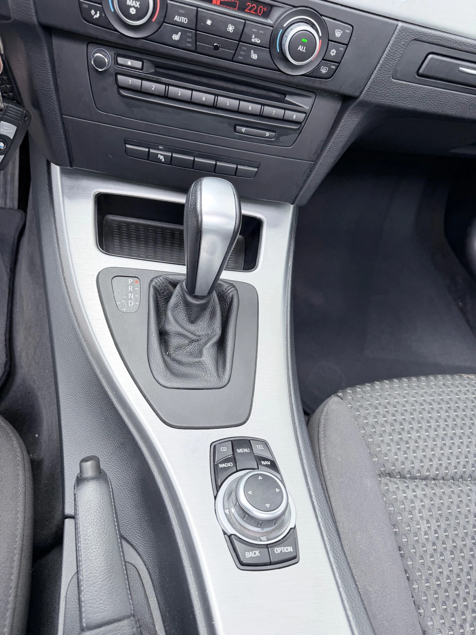 BMW 320, снимка 11 - Автомобили и джипове - 54049204